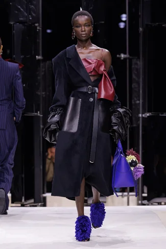 00005-givenchy-fall-2026-ready-to-wear-credit-brand.webp