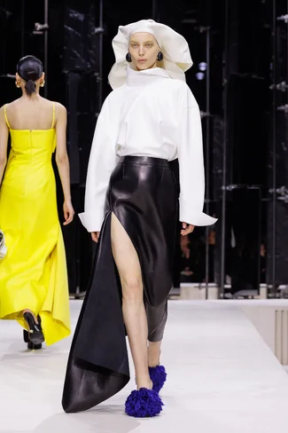 00006-givenchy-fall-2026-ready-to-wear-credit-brand.webp