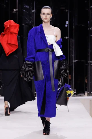 00009-givenchy-fall-2026-ready-to-wear-credit-brand.webp