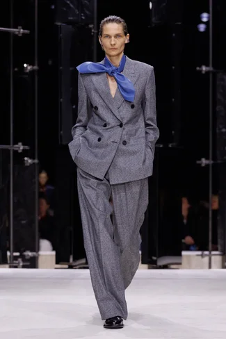 00012-givenchy-fall-2026-ready-to-wear-credit-brand.webp