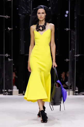 00013-givenchy-fall-2026-ready-to-wear-credit-brand.webp