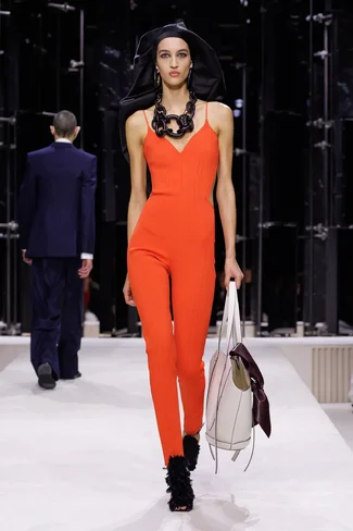 00015-givenchy-fall-2026-ready-to-wear-credit-brand.webp