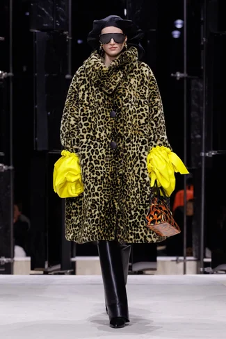 00025-givenchy-fall-2026-ready-to-wear-credit-brand.webp