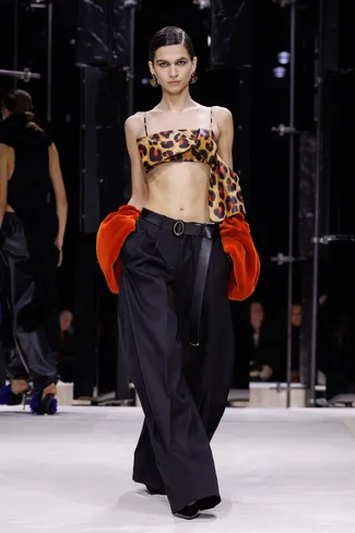 00026-givenchy-fall-2026-ready-to-wear-credit-brand.webp