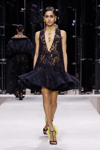 00038-givenchy-fall-2026-ready-to-wear-credit-brand.webp