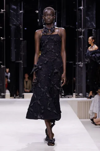 00040-givenchy-fall-2026-ready-to-wear-credit-brand.webp