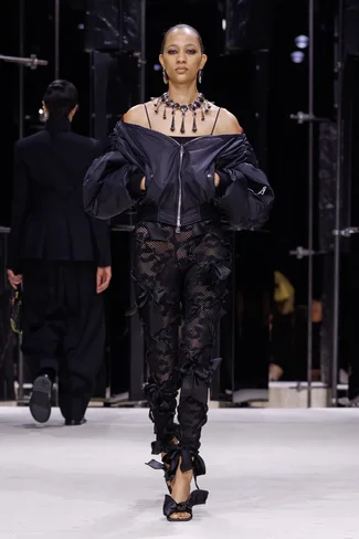 00041-givenchy-fall-2026-ready-to-wear-credit-brand.webp