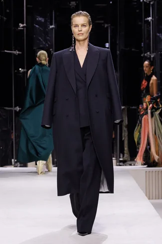 00045-givenchy-fall-2026-ready-to-wear-credit-brand.webp