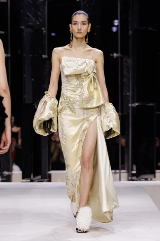 00050-givenchy-fall-2026-ready-to-wear-credit-brand.webp