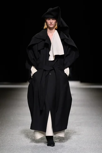 00022-issey-miyake-fall-2026-ready-to-wear-credit-gorunway.webp