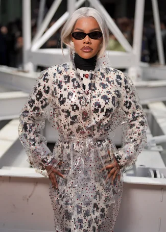 teyana-taylor-in-chanel-pre-fall-2026-at-the-chanel-show-v0-alz5yz3cn2og1.webp