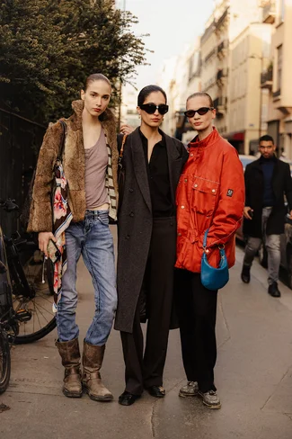 Audrey-Lees-Sara-Caballero-Caitlin-Soetendal-2026-03-08-PFW-FW26-StreetStyle6-MelodieJeng-MEL...webp