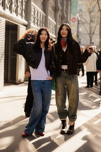 Ying-Ouyang-Sijia-Kang-2026-03-09-PFW-FW26-StreetStyle7-MelodieJeng-MEL_2309.webp