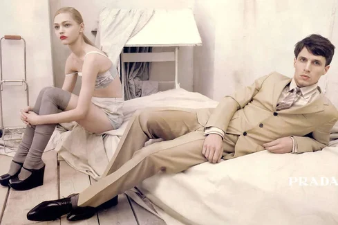 prada-spring-2006-campaign6.webp