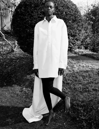 @stef_mitchell shoots and @sydneyrosethomas styles @selfservicemagazine Issue 64.@mapltd (3).webp