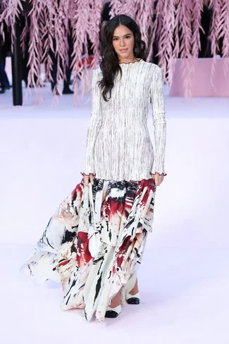 paris-france-january-27-1 Bruna Marquezine.webp
