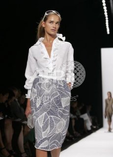 Oscar de la Renta SS 2006 4.jpg
