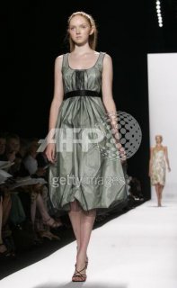 Oscar de la Renta SS 2006 5.jpg