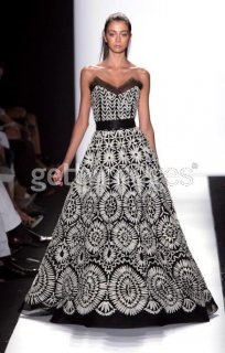 Oscar de la Renta SS 2006 18.jpg