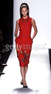 Oscar de la Renta SS 2006 31.jpg