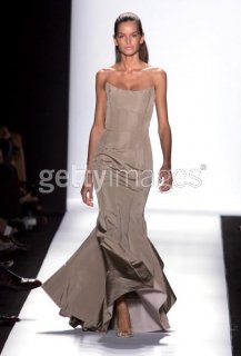 Oscar de la Renta SS 2006 36.jpg