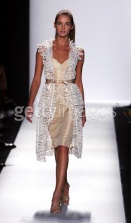 Oscar de la Renta SS 2006 51.jpg