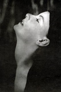 1926 portrait for Vanity Fair at age 21, at the wrap of Torrent, her first American film.jpg