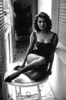 Sophia_Loren (www.facade.com).jpg