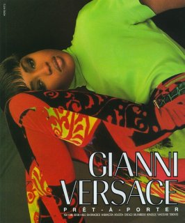 NAOMI 1990 VERSACE.jpg