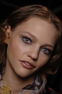 Sasha - Missoni S-S 06 Milan close-up 2.jpg