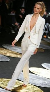 Hussein Chalayan SS 2006 4.jpg