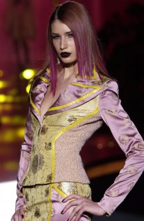 VERSACE fall 2002 00019.L.jpg