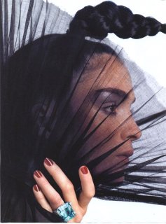 mariacarla_voguegioiello_sep-oct05_19.jpg