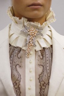 Neck Ruffs Balenciaga SS 2006.jpg