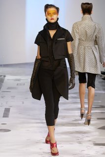 Neck Ruffs Boudicca SS 2006 2.jpg