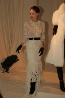 lores%2F3%23HAUTE-COUTURE%2F4%23Winter%202005_%2FHC_%2FGivenchy%2FGivenchy_020.jpg