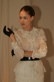 lores%2F3%23HAUTE-COUTURE%2F4%23Winter%202005_%2FHC_%2FGivenchy%2FGivenchy_022.jpg