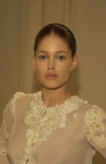 lores%2F3%23HAUTE-COUTURE%2F4%23Winter%202005_%2FHC_%2FGivenchy%20Details%2FGivenchy_D_027.jpg