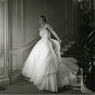 maywald 1949 dior robe du soir tuileries fb.jpg