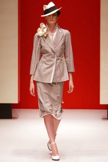 100081454 Gianfranco Ferré S 2003 opening.jpg