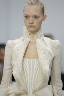 lores%2F1%23PRET-A-PORTER%2F5%23Spring-Summer%202006_%2F4%23PARIS%2FBalenciaga%2FBalenciaga_185.jpg