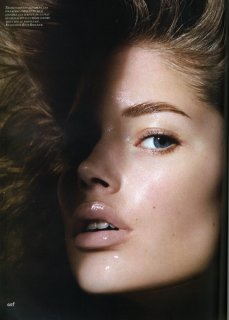 Doutzen_Vogue_Fr_Oct_05_Inez_Van_Lamswerde_Vinoodh_Matadin_03.jpg