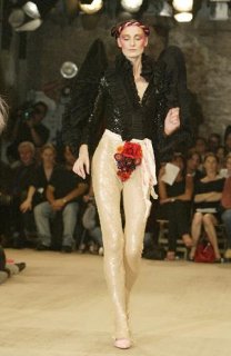 100086881 Viktor & Rolf S 2003.jpg