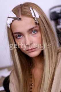 snejana phiss06bkstg.jpg