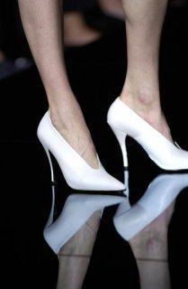 Gucci_white_T_bar_pumps.jpg