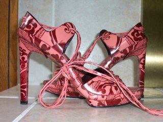 Gucci_Coral_Tattoo_leather_sandals.jpg