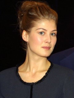 rosamund pike hq bond crop.jpg