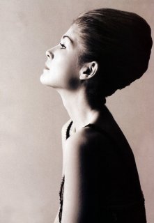 rosamund pike HQ bw profile.jpg