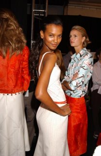 liya-c.herrera--s05-backstage.jpg