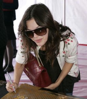 rachel bilson's chanel bag.jpg